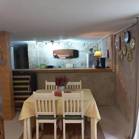 The Hideaway Studio Apartman